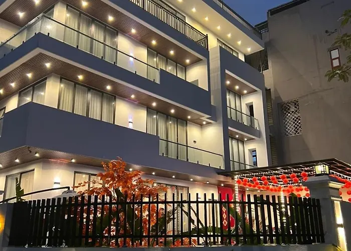 Căn hộ Căn 9 Ngủ Vip Trung Tâm Bãi Cháy
